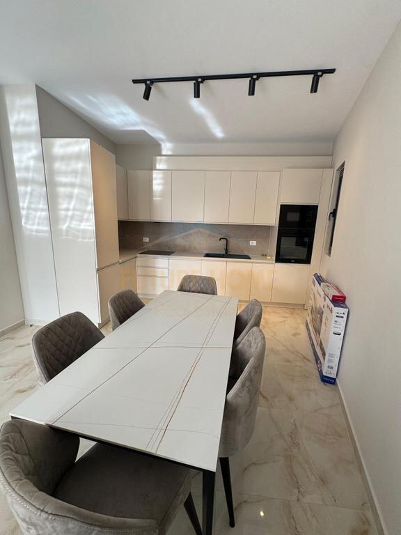 Qera, Apartament 2+1+2, rruga Naim Frasheri , Tirane