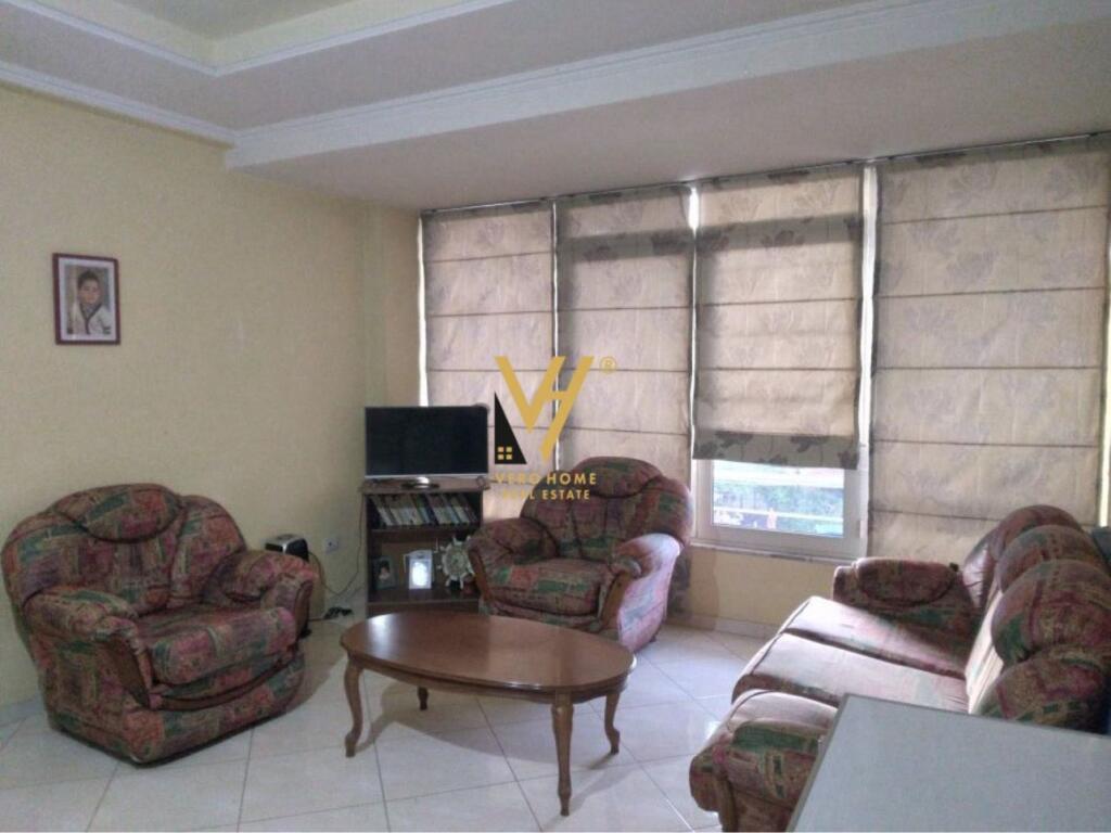 JEPET APARTAMENT 1+1 ME QIRA TE ISH TREGU ELEKTRIK 40.000 LEKE