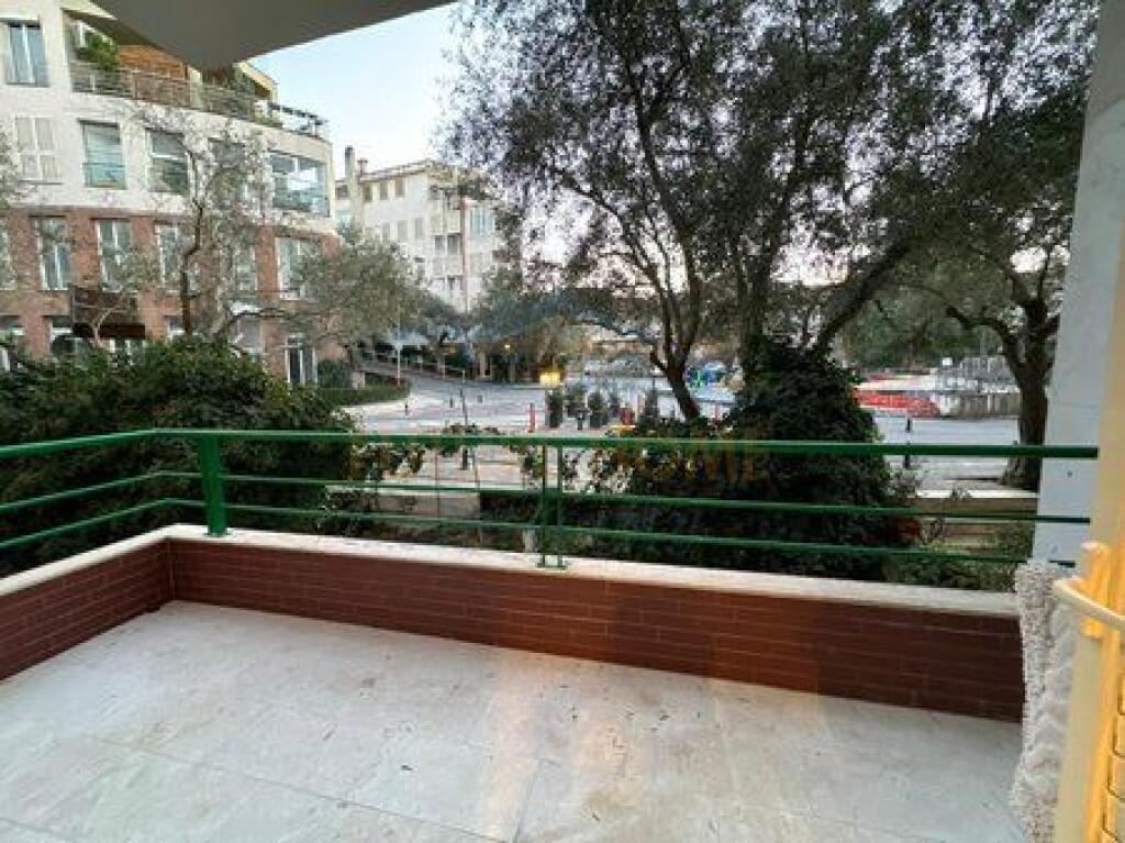 Shitet, Apartament 1+1+Verandë, Rezidenca Kodra e Diellit 1, Tiranë.