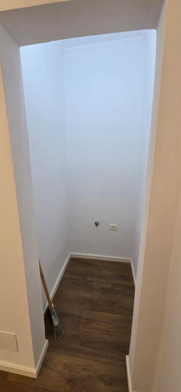 Shitet Apartament 1+1 + Depo Te 21 Dhjetori