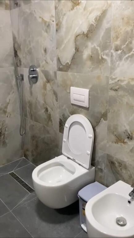 APARTAMENT 1+1. 35000 LEKE.QYTET STUDENTI