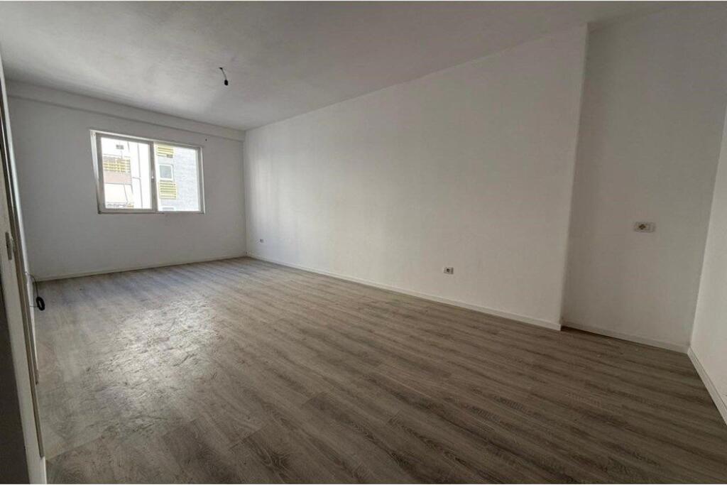 SHITET APARTAMENT 1+1 – KOMPLEKSI “E 88”, LAPRRAKË