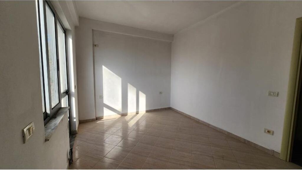 Prone ekskluzive , apartament 2+1 per shitje .