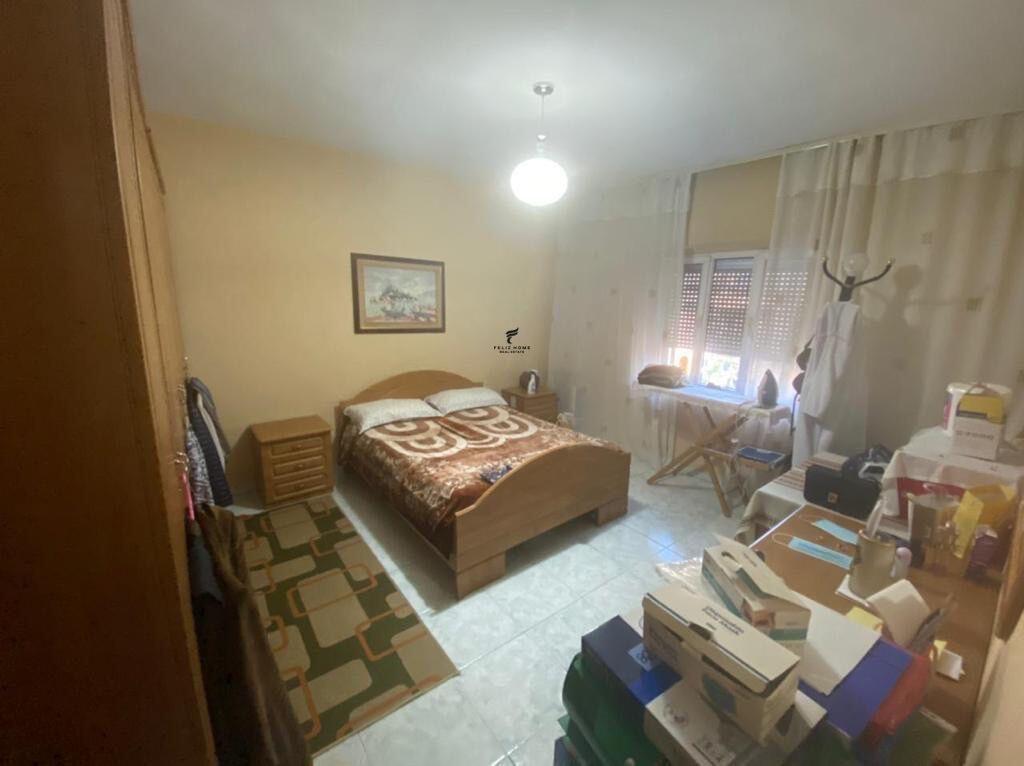 APARTAMENT ME QERA 3+1 MINE PEZA 50.000 LEKE