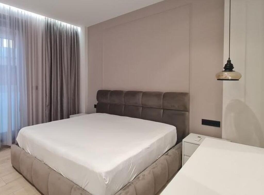 Jepet me Qira Apartament Luksoz 1+1 me Parkim – pranë TEG