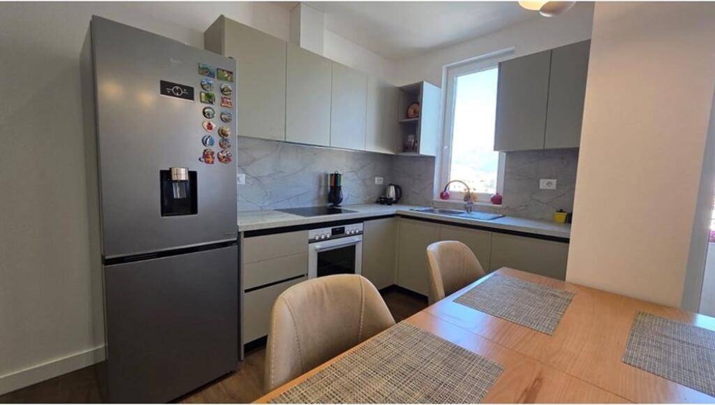 Appartamento///// In Affitto Mine Peza