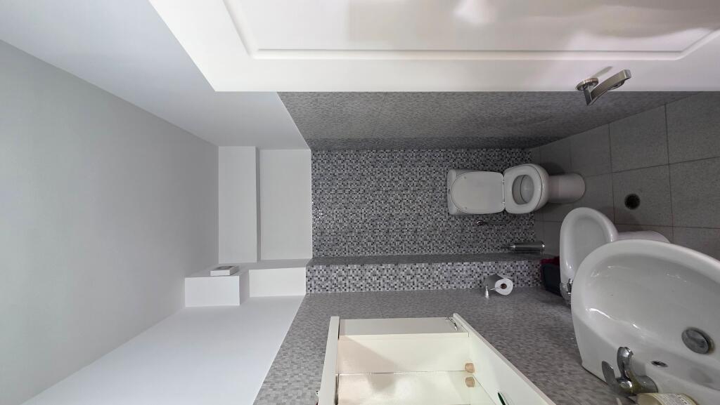 SHITET APARTAMENT 2+2 SHËTITOREN E PALMAVE LUSHNJE