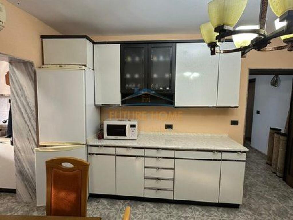 Qera, Apartament 2+1, Shkolla e Kuqe, Tirane.