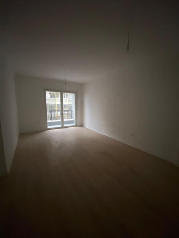 Univers City , Shitet 2+1+2wc i perfunduar