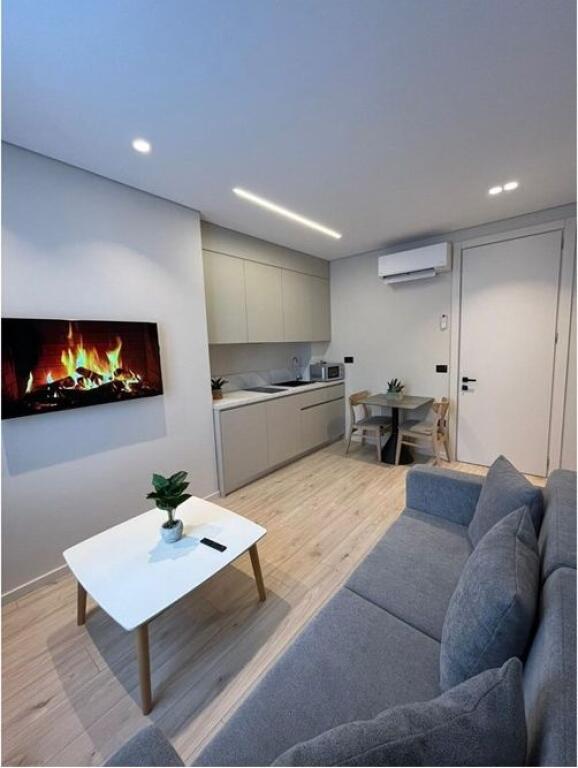 TRE APARTAMENTE TË INVESTUARA PER SHITJE , SELVIA