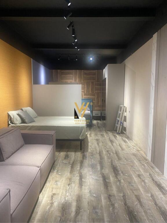 SI AFFITTA AMBIENTE 35 M2 A VASIL SHANTO 250 EURO