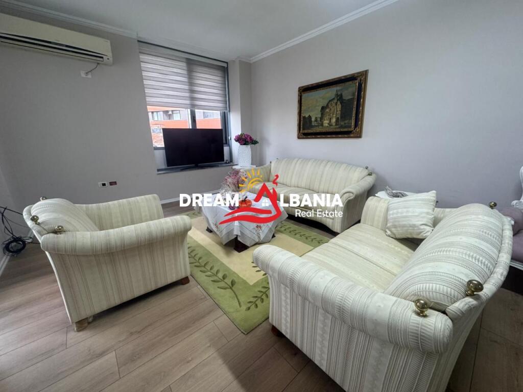 Appartamento 2+1+2 in affitto nel centro vicino a Toptani Center (ID 42215411).