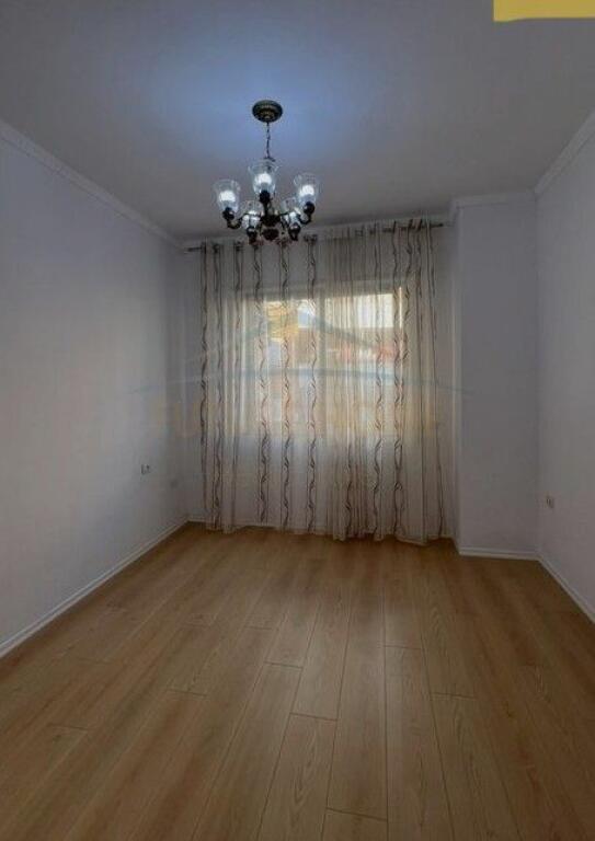 In vendita, Appartamento 2+1, Via Thesarit, Fresk, Tirane