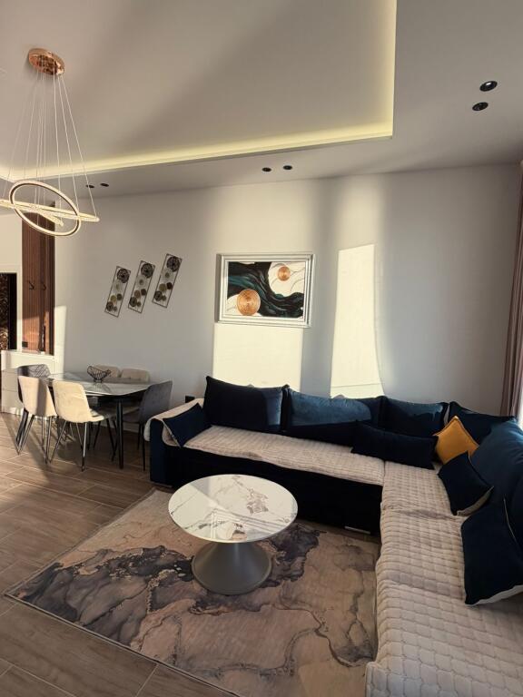 Jepet me qira apartament 1+1 ne vollga te 27-kateshi