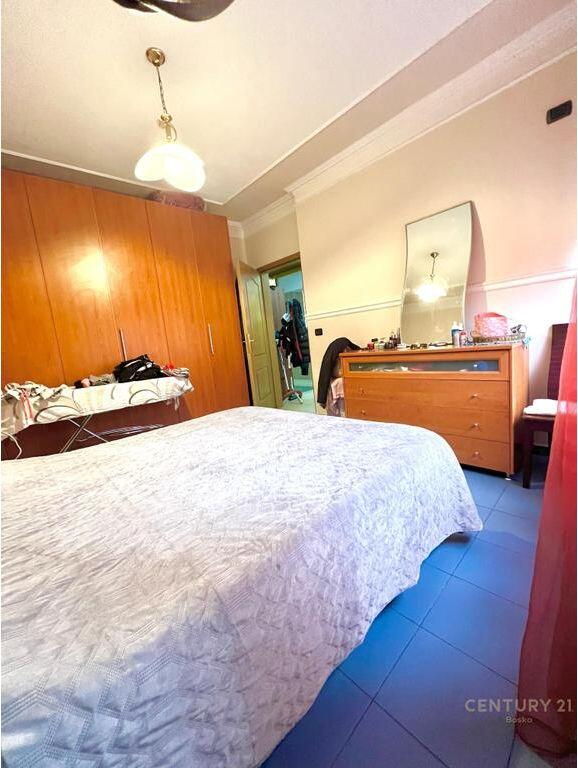 IN VENDITA – APPARTAMENTO 2+1+2 CON VERANDA | ISH-BLLOK (VIA PJETËR BOGDANI)