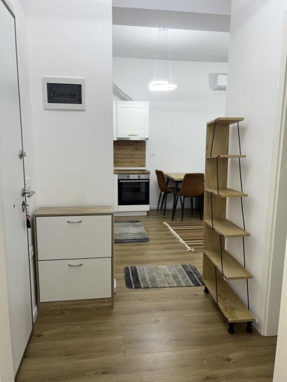 Apartament me qira 1+1+Parkim në Ali Dem!