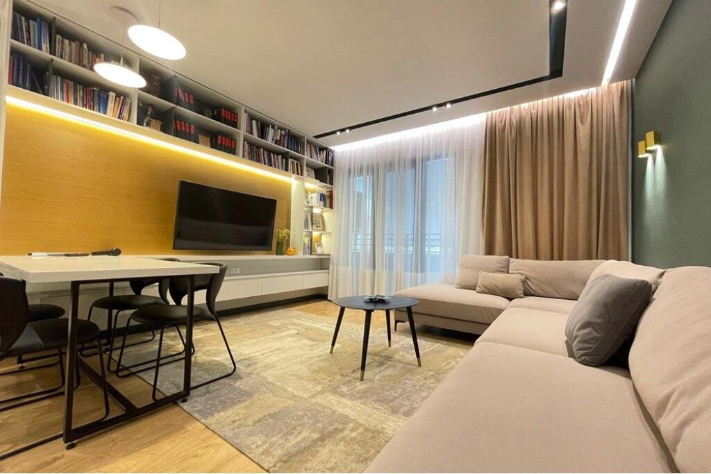 Jepet per Qira apartament 2+1 te Liqeni i Thate!