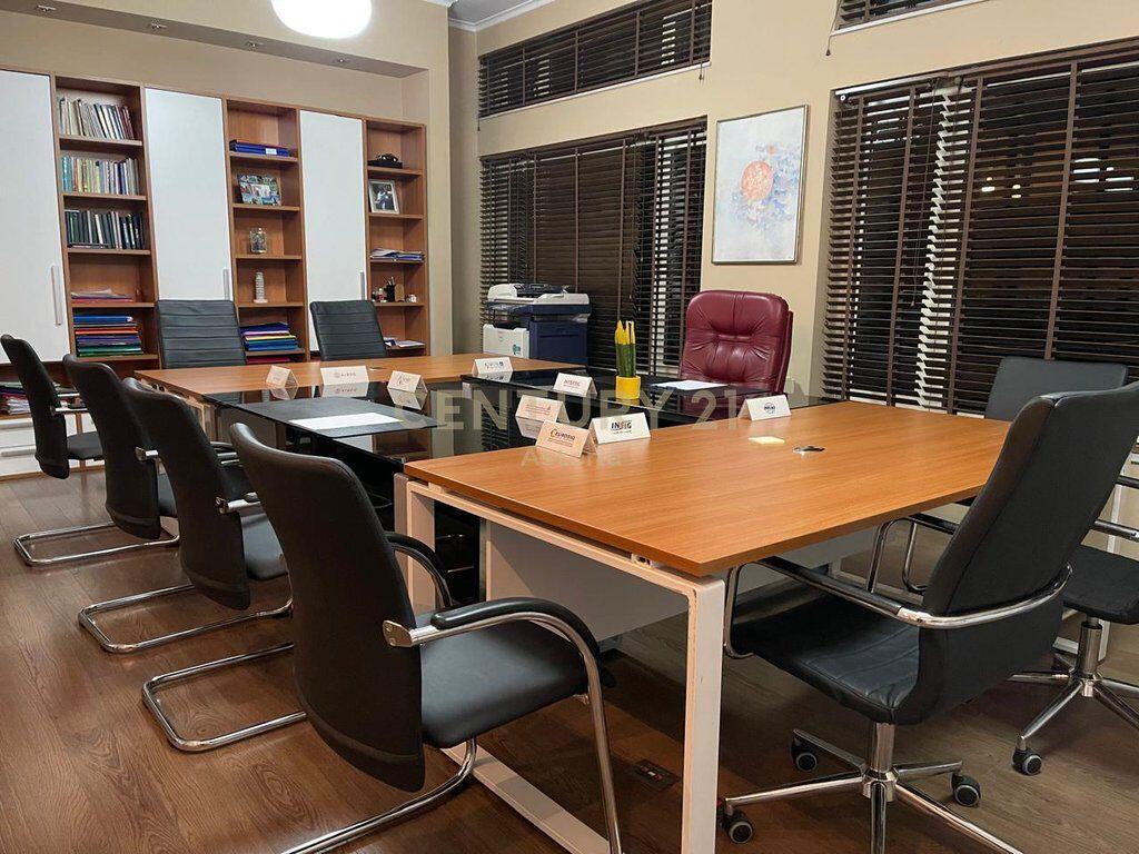 AMBIENT PER ZYRA TEK ISH EKSPOZITES, PERBALLE GJYKATES