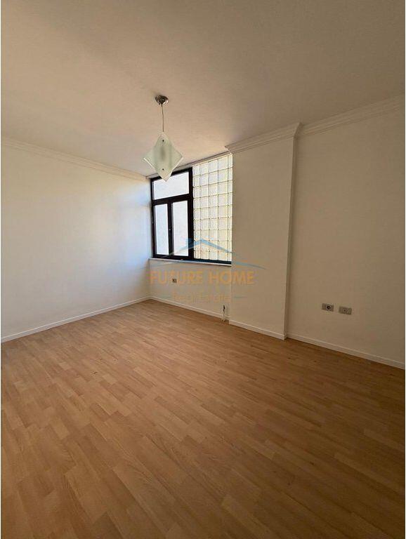 Shitet, Apartament 2+1, Selvia, Tirane