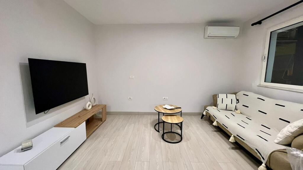 In Affitto: 1+1📍Vicino alla Piramide (Accanto a ETC) - 65.000 Lek - 4° Piano - 50m² - 100% Nuovo in Busta✨️ || Una delle zone più richieste di Tirana🔥