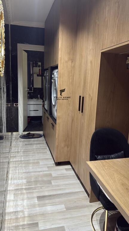 AMBIENTE COMMERCIALE 60 M2 21 DICEMBRE 300.000 EURO