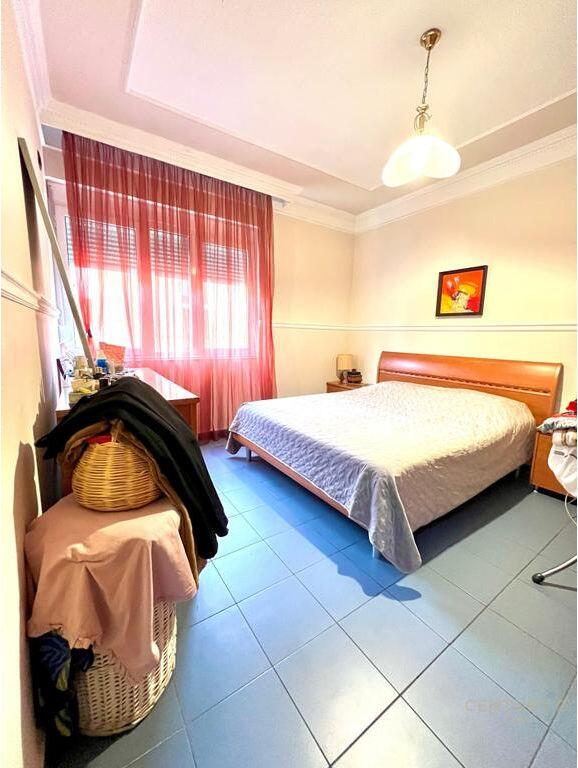 IN VENDITA – APPARTAMENTO 2+1+2 CON VERANDA | ISH-BLLOK (VIA PJETËR BOGDANI)