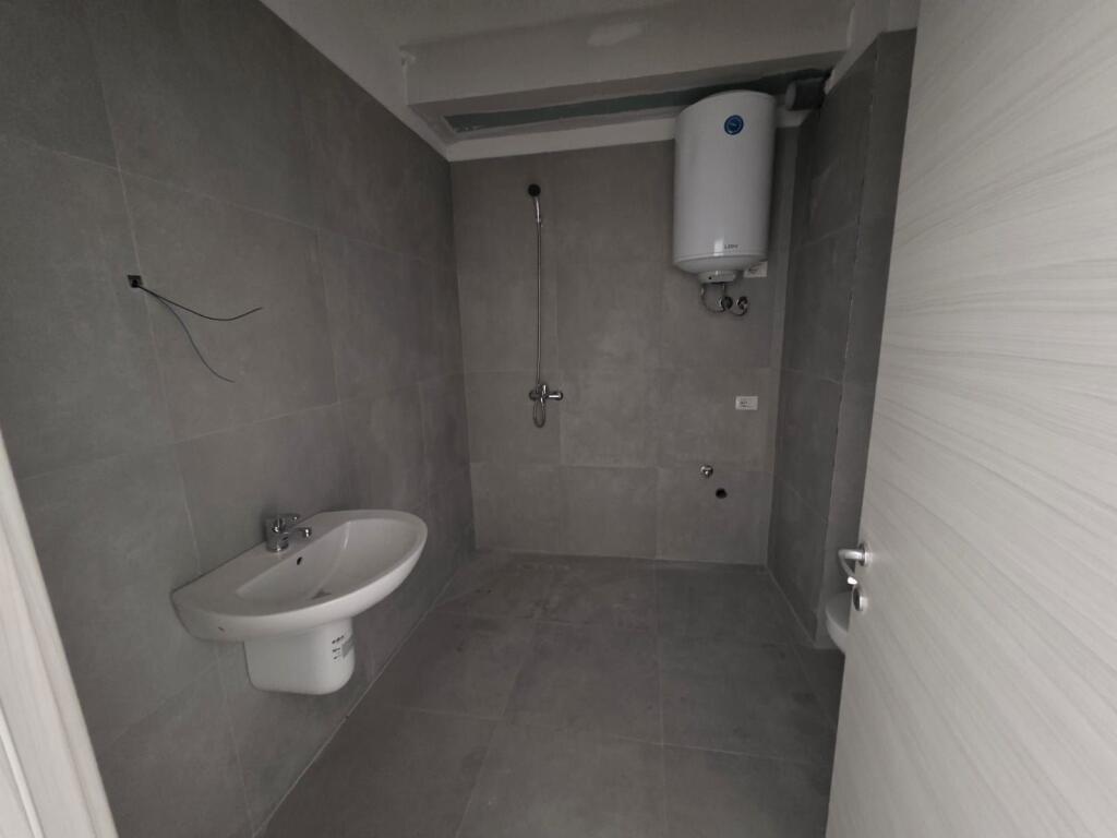 Laprak Kupola Shitet Apartament 2+1+2