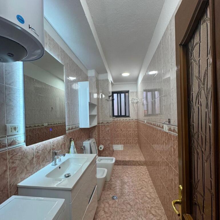 APARTAMENT ME QERA 1+1 STACIONI TRENIT 50.000 LEKE