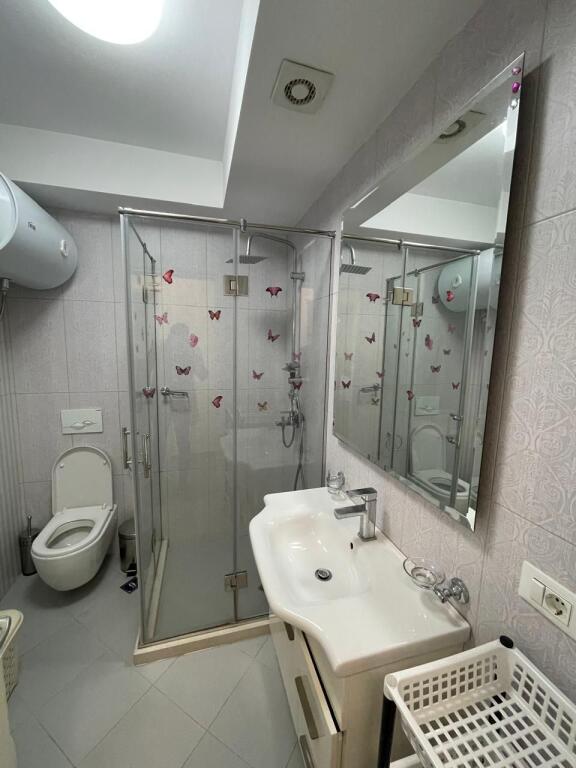 APPARTAMENTO 2+1 CON PARCHEGGIO IN AFFITTO A LONG HILL