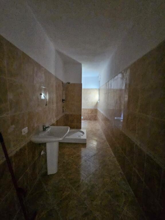 SHITET APARTAMENT – SHKËMBI I KAVAJËS