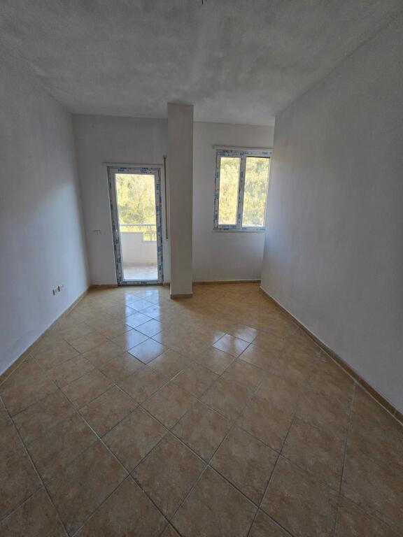 SHITET APARTAMENT – SHKËMBI I KAVAJËS