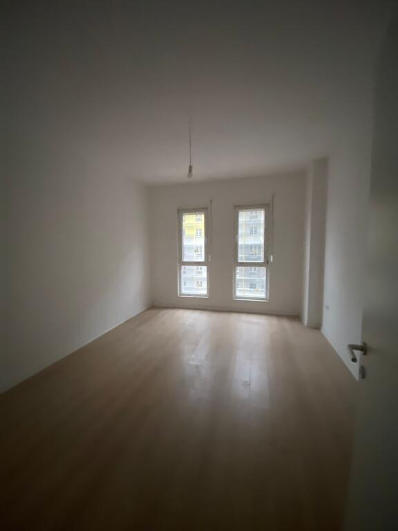 Univers City , Shitet 2+1+2wc i perfunduar