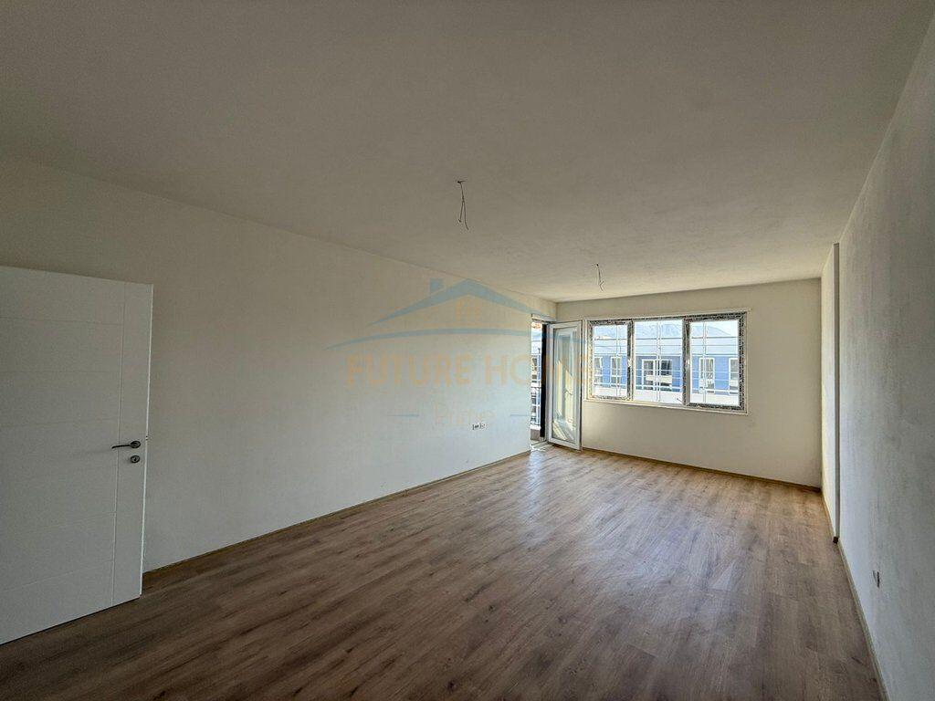 Shitet apartament 2+1+2 Univers city Tiran
