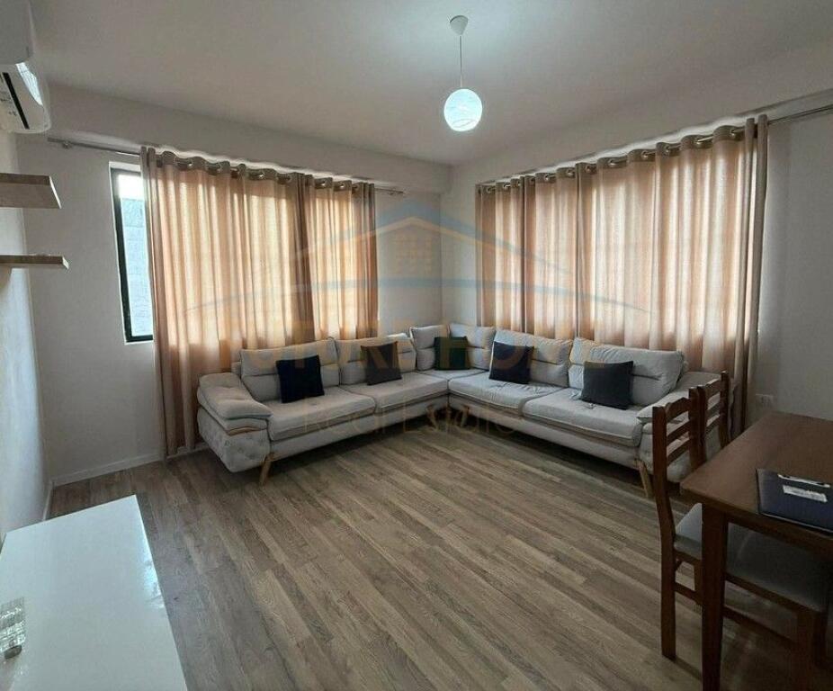 Qera, Apartament 2+1+POST PARKIMI, Unaza e Re.