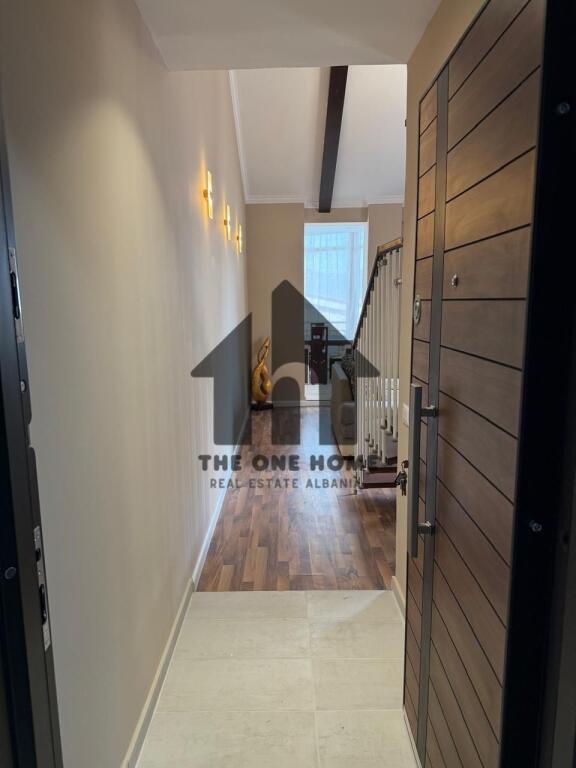 Qera Dublex 2+1 rruga - Frigoriferit.