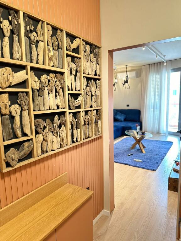 APARTAMENT 1+1 ME QERA TE EKSPOZITA