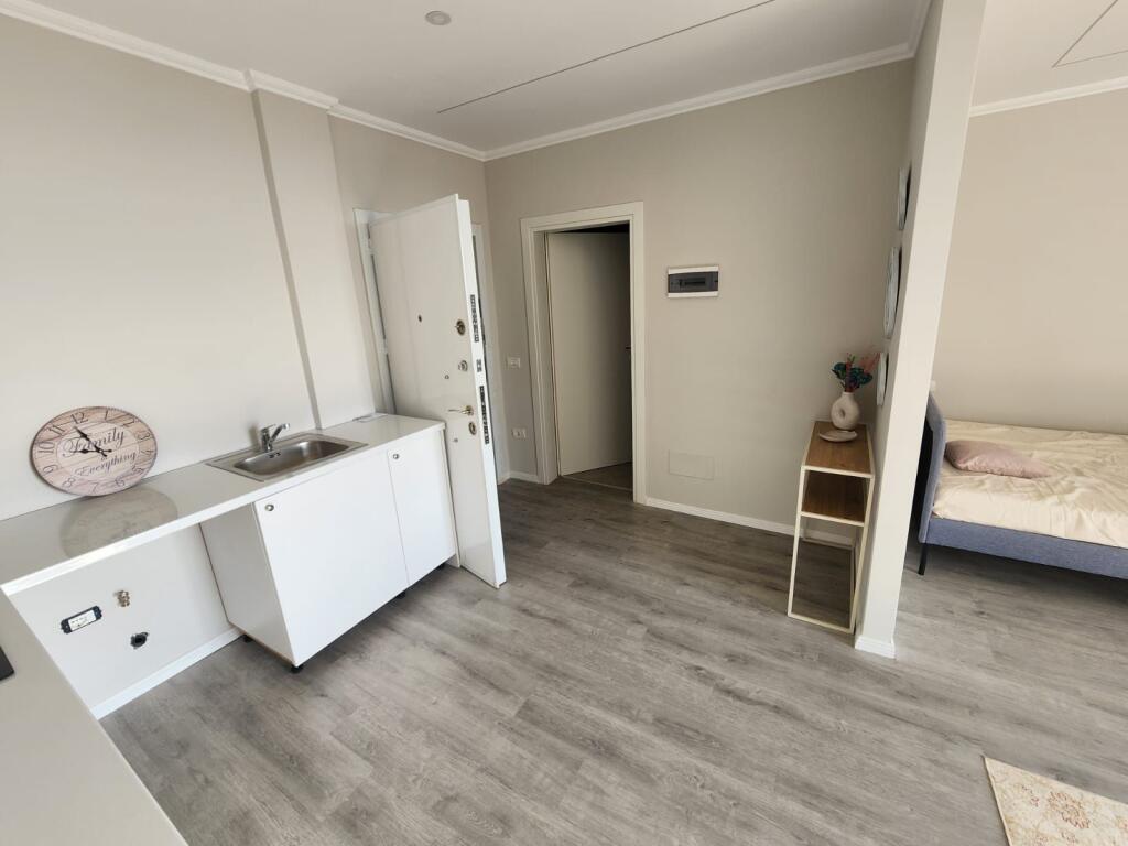 SHITET STUDIO APARTAMENT PRANE UJËSJELLËSIT, DURRËS