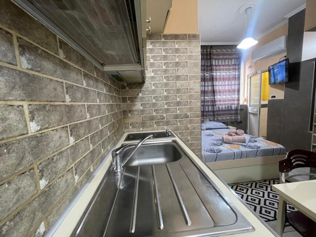 MONOLOCALE IN AFFITTO 5 MAGGIO 38.000 LEKE