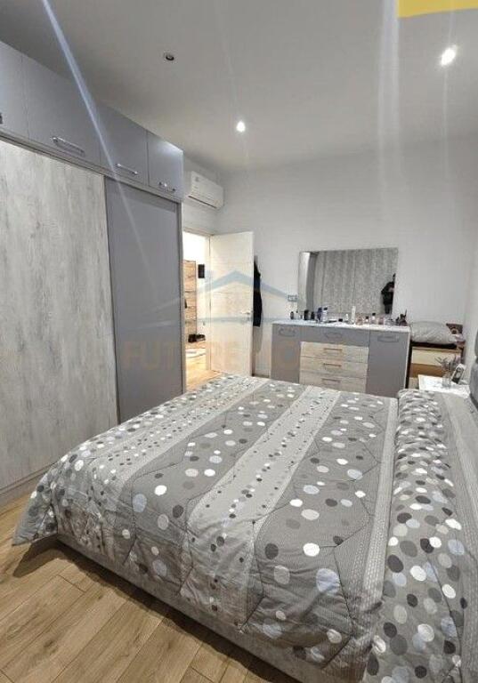 Shitet, Apartament 2+1+ Post Parkimi, Stacioni Trenit, Durres