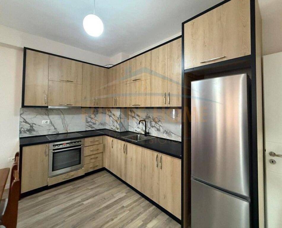 Qera, Apartament 2+1+POST PARKIMI, Unaza e Re.