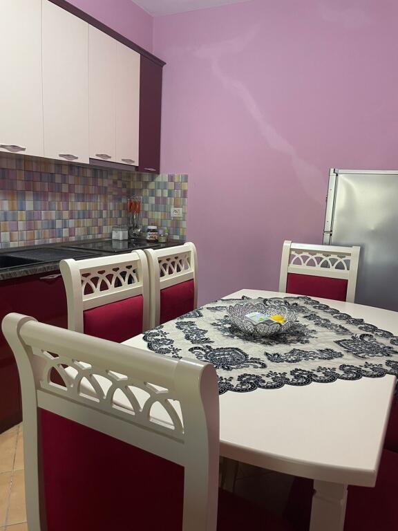 🏖 Jepet me qera super apartament në zonën e Plazhit, Durrës