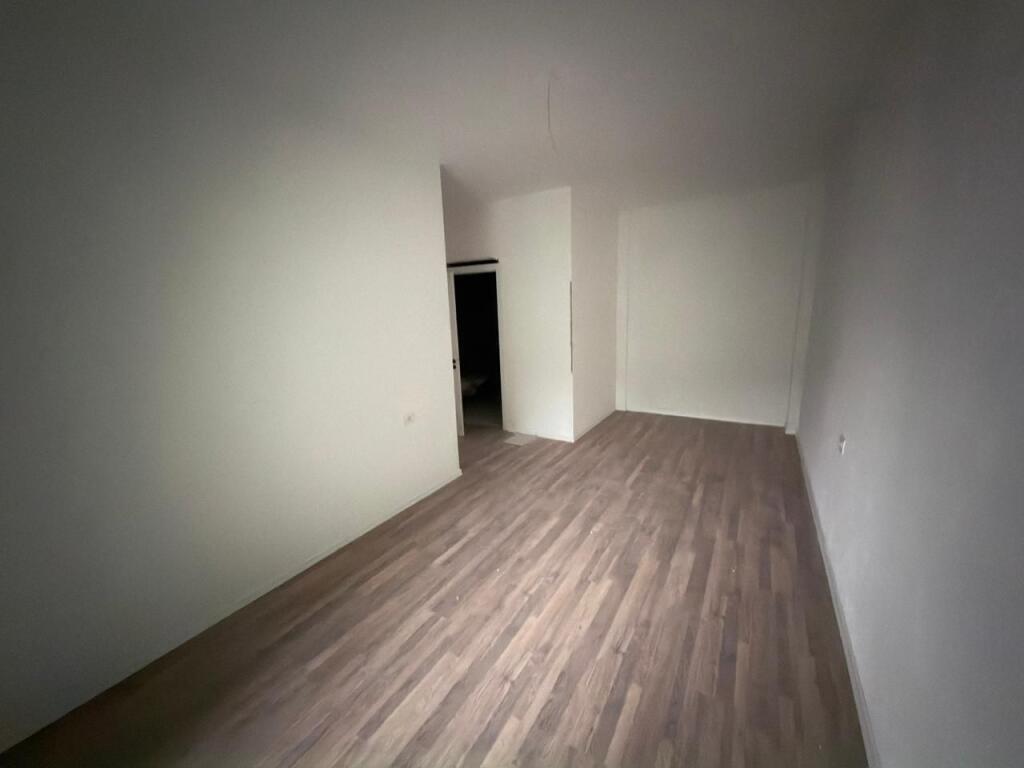 🏡 Shitet Apartament 3+1+2 + 1 Ballkon 📍 Rruga 5 Maji, Tiranë💰 Totali: 175.500 €