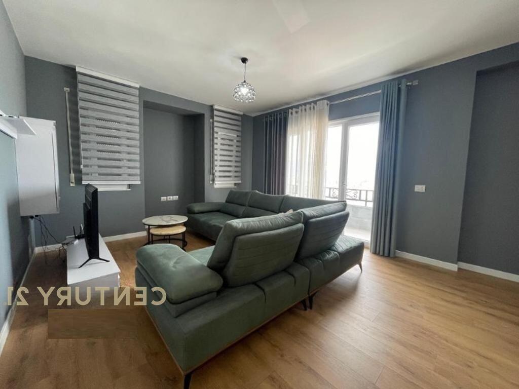 APARTMENT FOR RENT 2+1+2+PARKING SPOT AT THE BOTANICAL GARDEN!