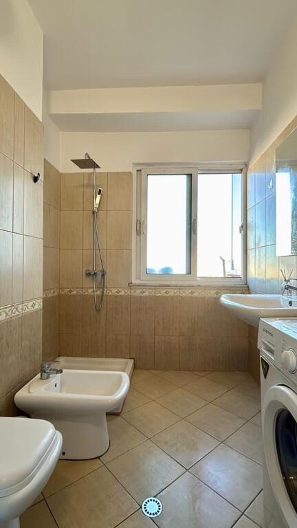 Shesim Apartament 1+1 Rruga Arkitekt Kasemi!