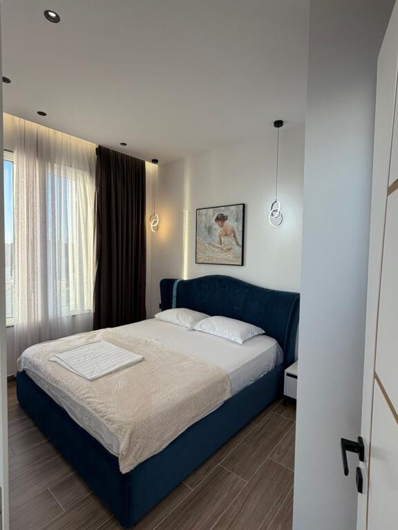 Jepet me qira apartament 1+1 ne vollga te 27-kateshi