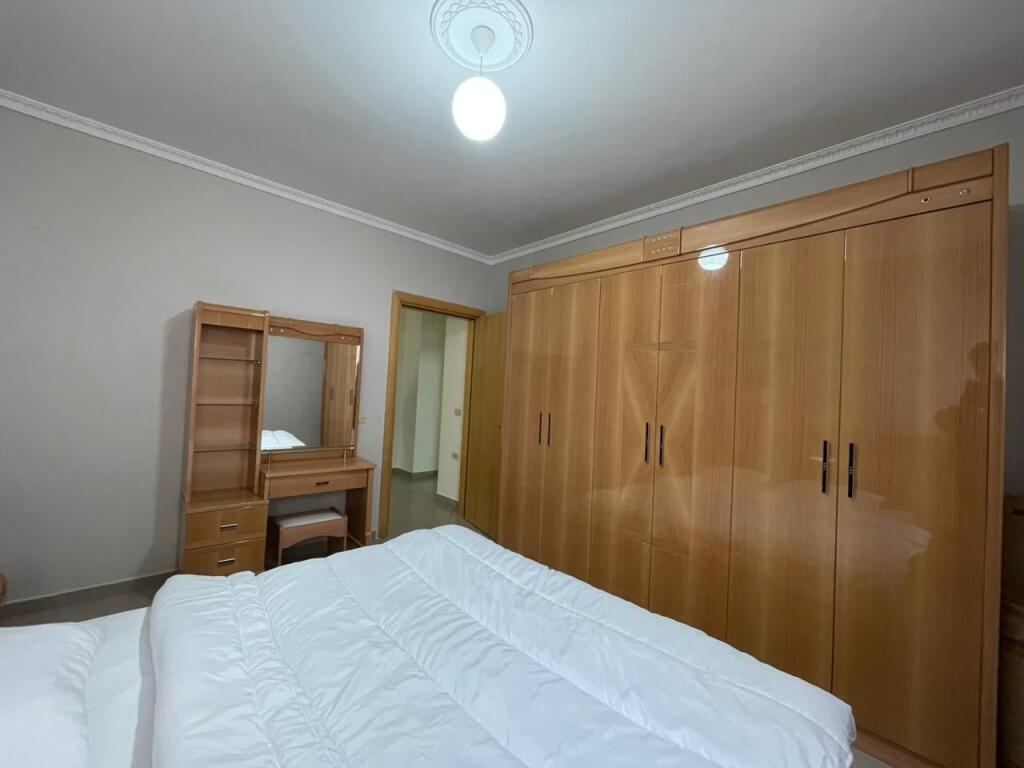 Appartamento 2+1 in affitto presso Komuna e Parisit.