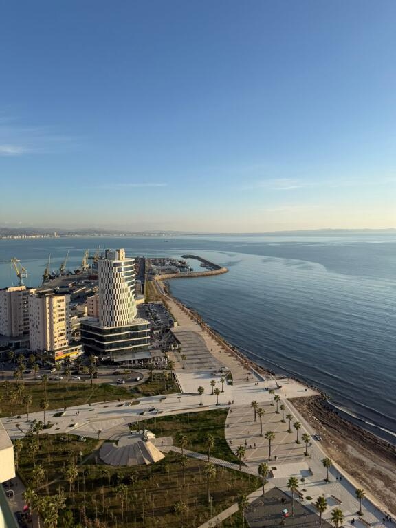 Jepet me qira apartament 1+1 ne vollga te 27-kateshi