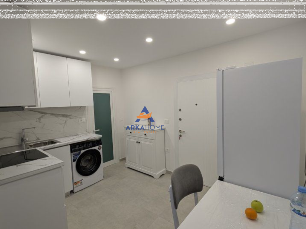 JEPET APARTAMENT ME QERA 2+1 + BALLKON "RRUGA E DIBRËS" 650 EURO