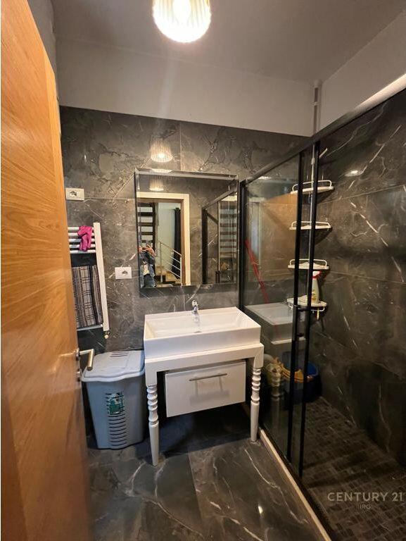 DUPLEX PER QIRA TEK JORDAN MISJA! 1,000 € /Muaj Sip. Totale  300m2