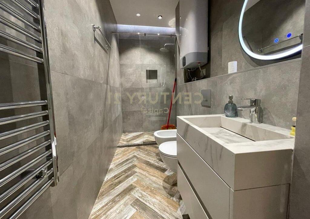 Jepet me qera apartament 1+1 ne Rrugen Qemal Stafa